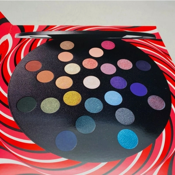 MAC size of the prize eye shadow X 25 - Picture 3 of 12